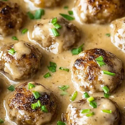 Hackbällchen in Senfsauce