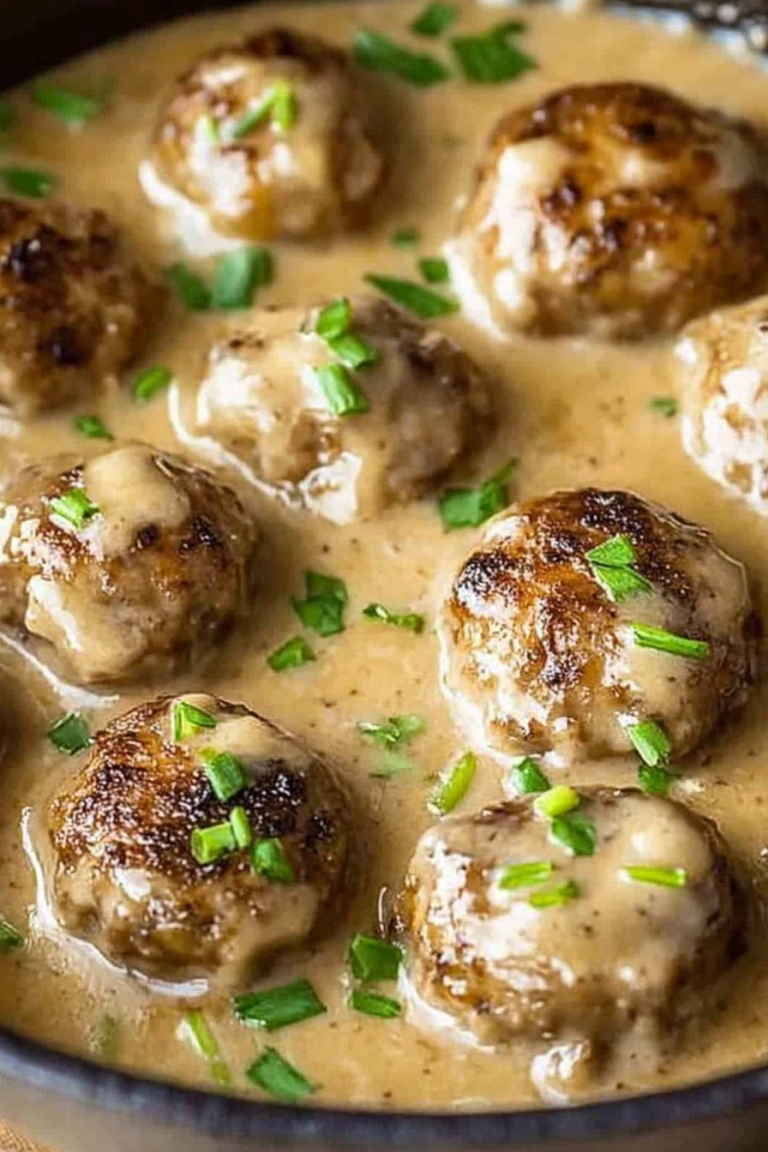 Hackbällchen in Senfsauce