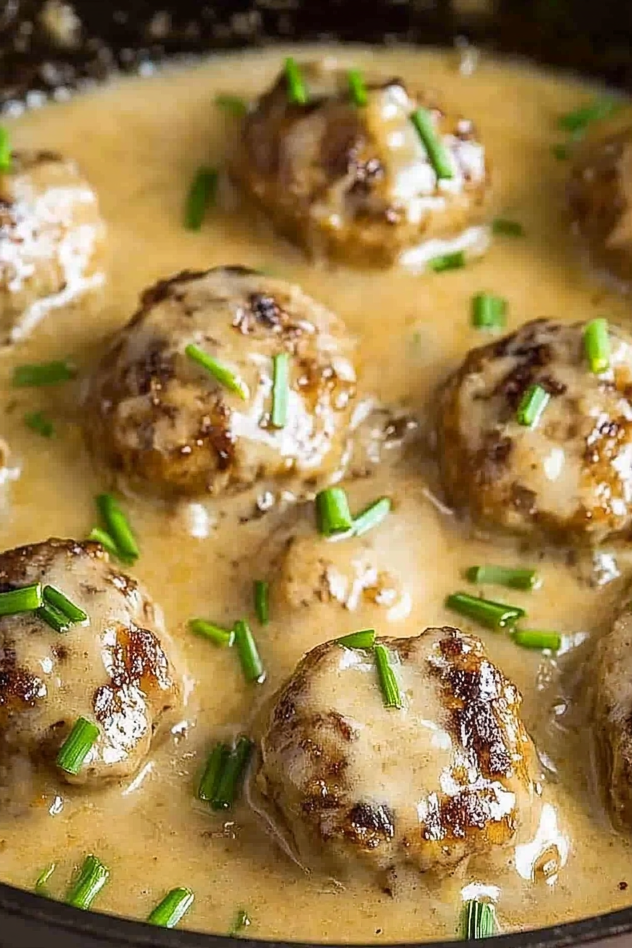 Hackbällchen in Senfsauce Final Dish Presentation